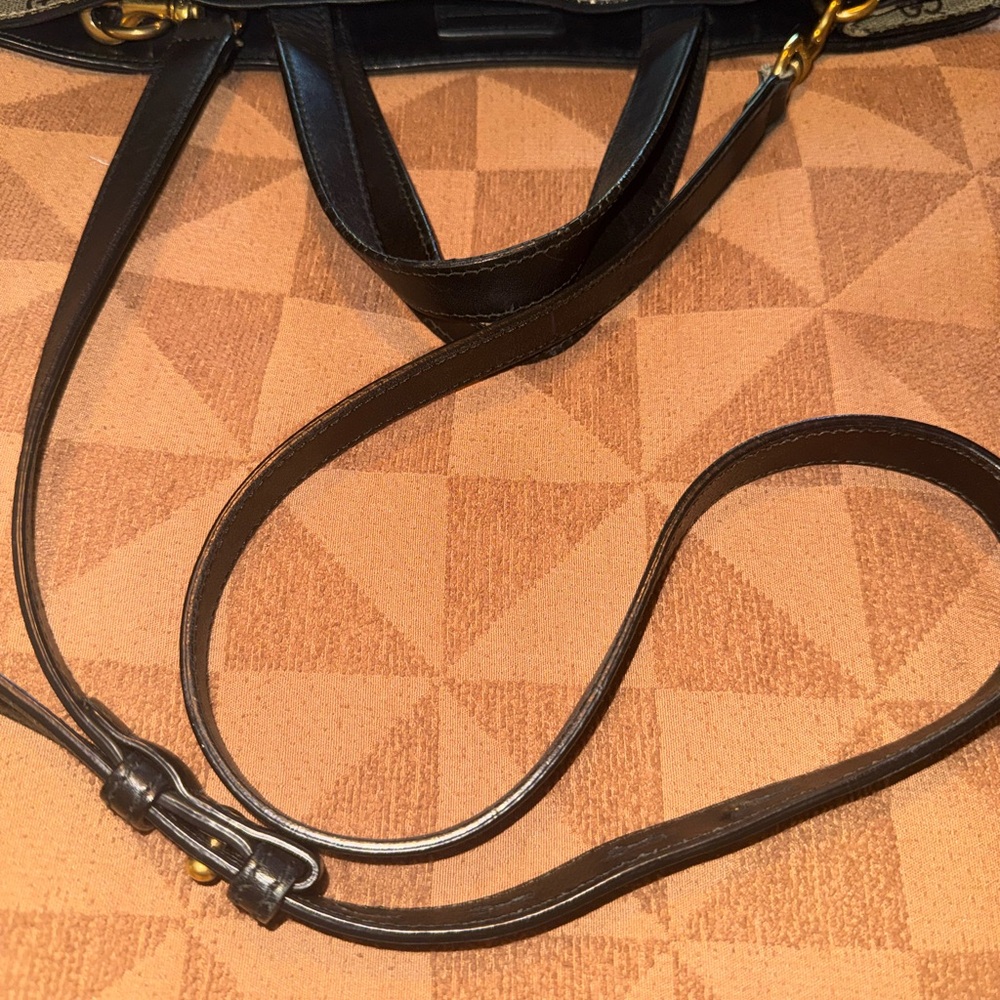 Gucci Beige Bee Print Tote Bag - Blind for Love - Picture 13 of 14